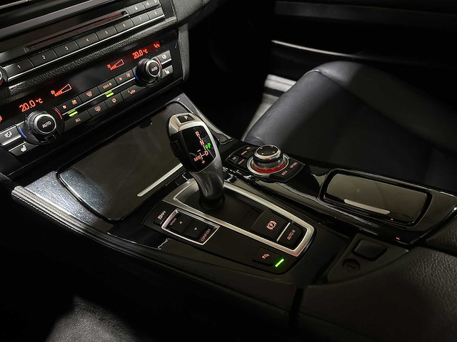 Bmw 523i touring high executive 204pk 2010 5-serie, 3-zkf-44 - afbeelding 19 van  45