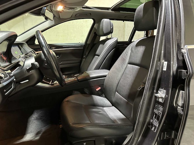 Bmw 523i touring high executive 204pk 2010 5-serie, 3-zkf-44 - afbeelding 36 van  45