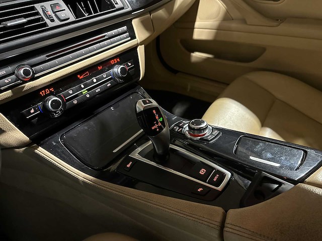 Bmw 523i touring high executive 204pk 2010 5-serie f11, l-790-vl - afbeelding 24 van  33