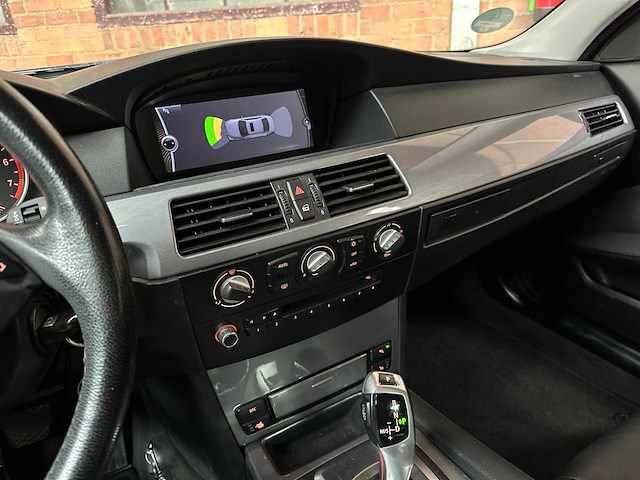 Bmw 525i business line edition ii 218pk 2009 5-serie, 71-jxb-8 youngtimer - afbeelding 16 van  35