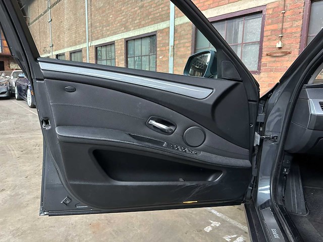 Bmw 525i business line edition ii 218pk 2009 5-serie, 71-jxb-8 youngtimer - afbeelding 18 van  35