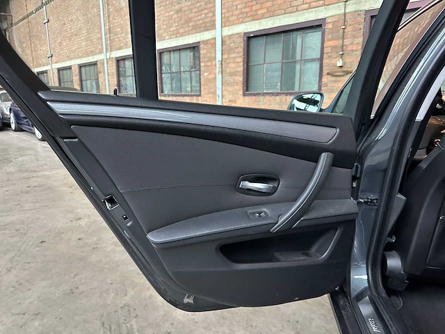 Bmw 525i business line edition ii 218pk 2009 5-serie, 71-jxb-8 youngtimer - afbeelding 20 van  35