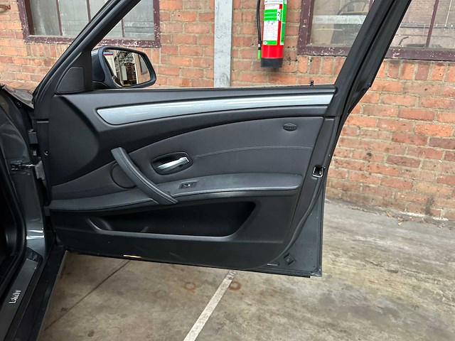 Bmw 525i business line edition ii 218pk 2009 5-serie, 71-jxb-8 youngtimer - afbeelding 26 van  35