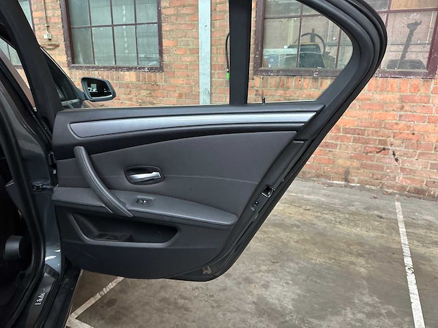 Bmw 525i business line edition ii 218pk 2009 5-serie, 71-jxb-8 youngtimer - afbeelding 24 van  35