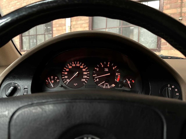 Bmw 528i executive 193pk 1997 (origineel-nl) 5-serie e39, rn-zl-11 - afbeelding 27 van  54