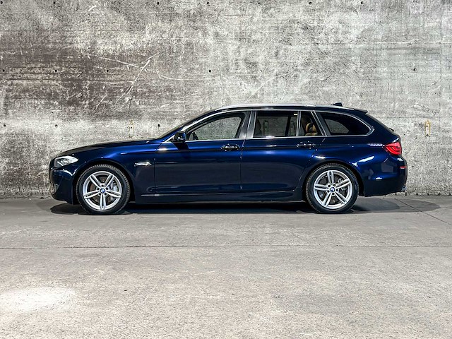 Bmw 530d blueperformance high executive touring 258pk 2011 5-serie, ns-262-v - afbeelding 17 van  61
