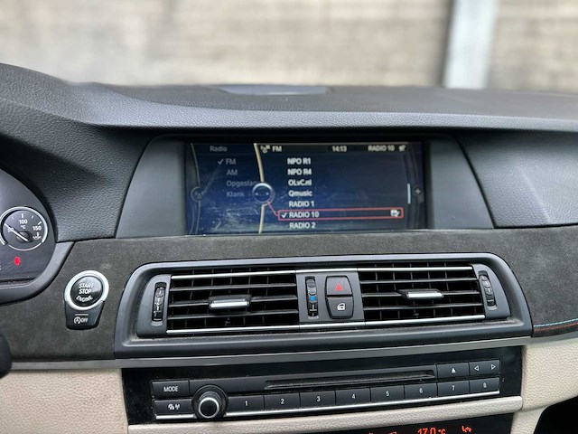 Bmw 530d blueperformance high executive touring 258pk 2011 5-serie, ns-262-v - afbeelding 24 van  61