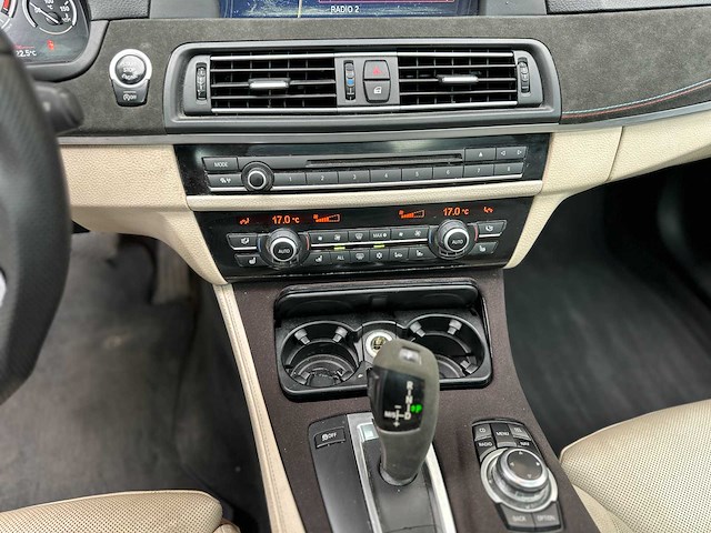 Bmw 530d blueperformance high executive touring 258pk 2011 5-serie, ns-262-v - afbeelding 25 van  61