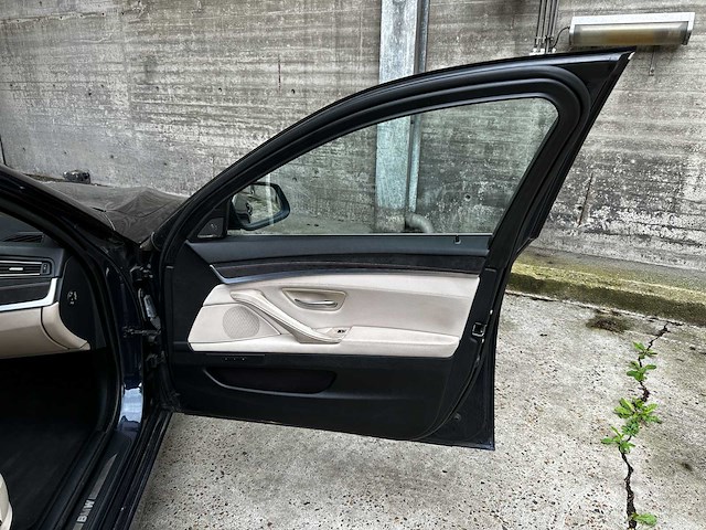 Bmw 530d blueperformance high executive touring 258pk 2011 5-serie, ns-262-v - afbeelding 38 van  61