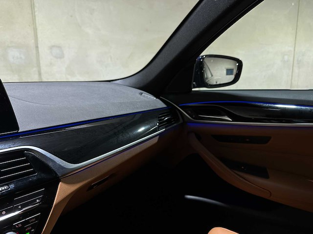 Bmw 530e iperformance high executive 5-serie 252pk 2019 (origineel-nl + 1eigenaar), zt-244-h - afbeelding 24 van  48
