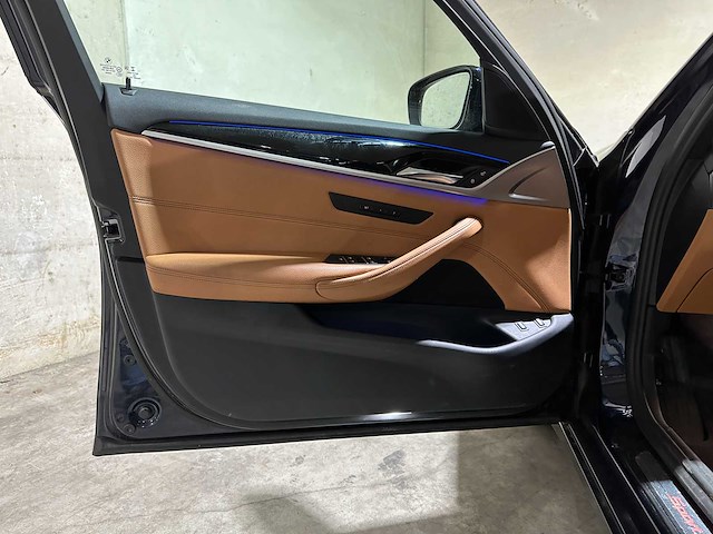Bmw 530e iperformance high executive 5-serie 252pk 2019 (origineel-nl + 1eigenaar), zt-244-h - afbeelding 25 van  48