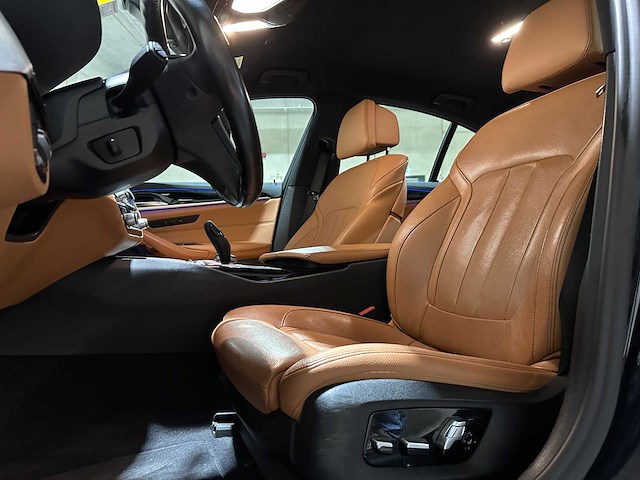 Bmw 530e iperformance high executive 5-serie 252pk 2019 (origineel-nl + 1eigenaar), zt-244-h - afbeelding 26 van  48