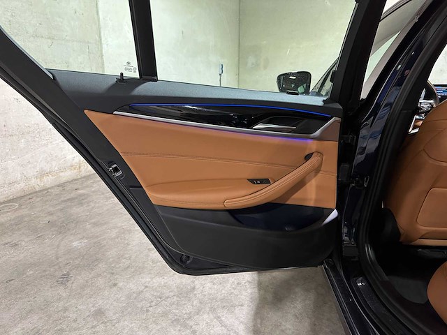 Bmw 530e iperformance high executive 5-serie 252pk 2019 (origineel-nl + 1eigenaar), zt-244-h - afbeelding 27 van  48