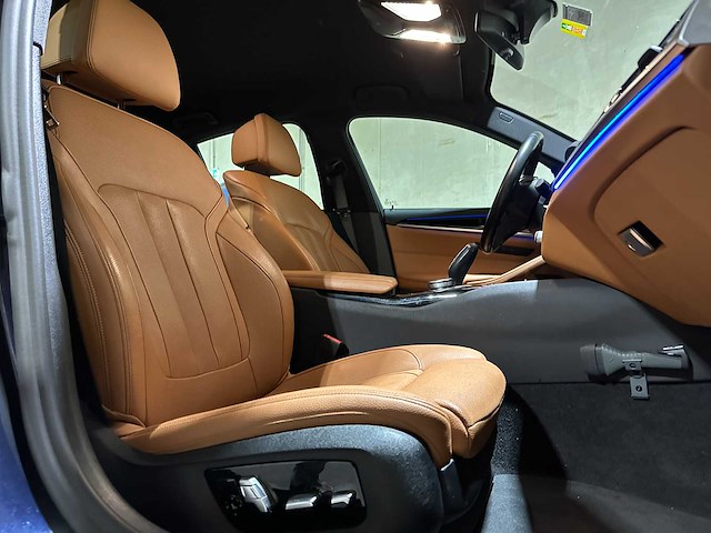 Bmw 530e iperformance high executive 5-serie 252pk 2019 (origineel-nl + 1eigenaar), zt-244-h - afbeelding 35 van  48