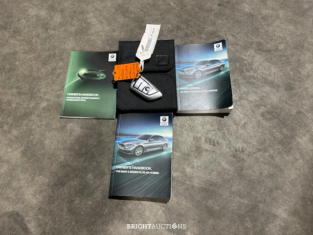 Bmw 530e iperformance high executive 5-serie 252pk 2019 (origineel-nl+1eigenaar), zt-244-h - afbeelding 39 van  46