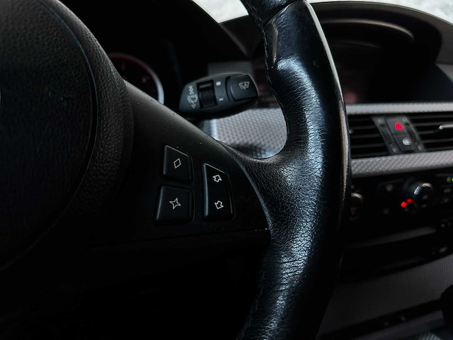 Bmw 535d touring high executive 272pk 2006 (origineel-nl) 5-serie, 09-sv-fx - afbeelding 16 van  43