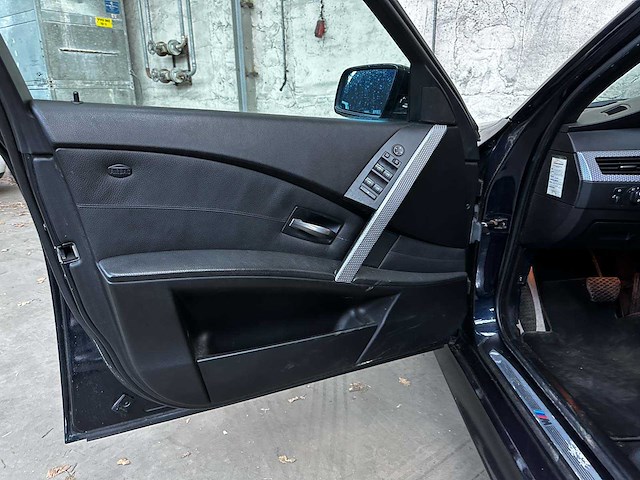 Bmw 535d touring high executive 272pk 2006 (origineel-nl) 5-serie, 09-sv-fx - afbeelding 24 van  43