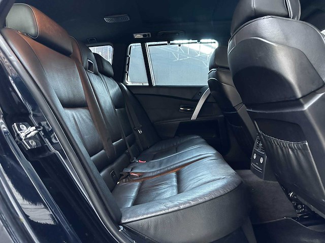 Bmw 535d touring high executive 272pk 2006 (origineel-nl) 5-serie, 09-sv-fx - afbeelding 31 van  43