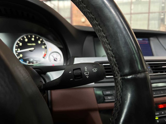 Bmw 550i 4.4 v8 high executive m-sport f11 408pk 2011 5-serie touring, hp-259-j - afbeelding 24 van  59