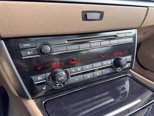 Bmw 550i gran turismo high executive automaat; 93-nlj-3 - afbeelding 14 van  29
