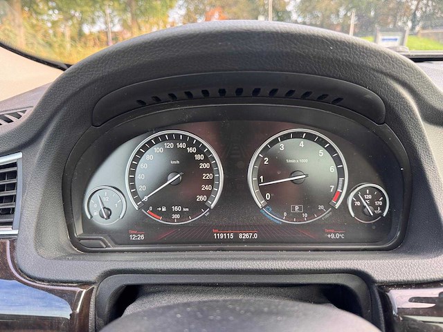 Bmw 550i gran turismo high executive automaat; 93-nlj-3 - afbeelding 28 van  29