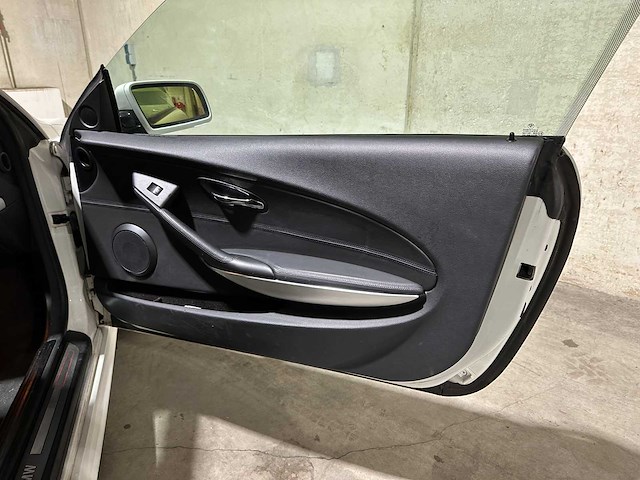 Bmw 630i high executive 272pk 2009 6-serie, 05-jtb-1 youngtimer - afbeelding 34 van  42