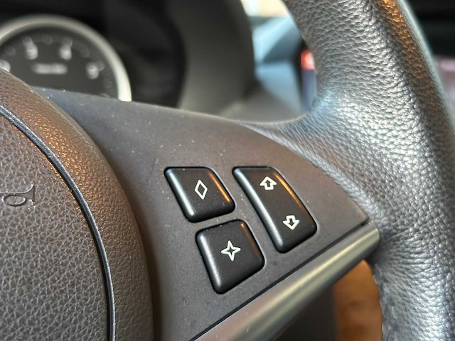 Bmw 645ci coupe 6-serie 333pk 2005, t-249-vt youngtimer - afbeelding 30 van  54