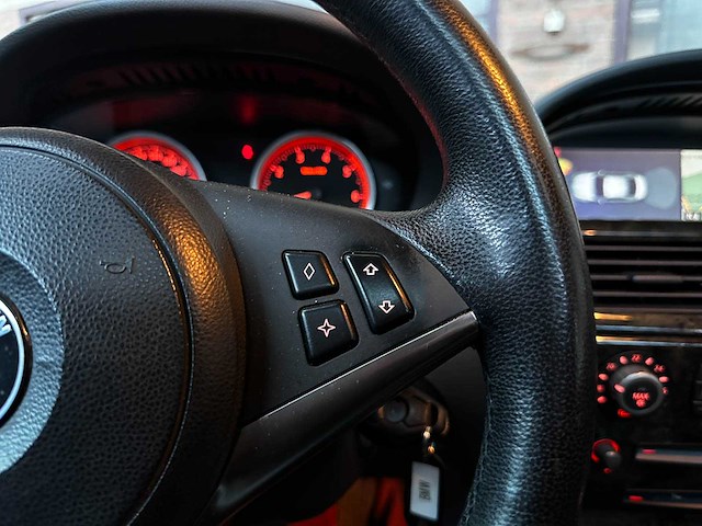 Bmw 645ci s 4.4 v8 333pk 2004 e63 6-serie, 65-pk-bh youngtimer - afbeelding 16 van  41