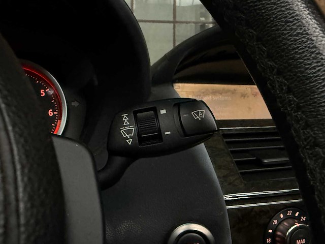 Bmw 650i cabrio 4.8 v8 6-serie 367pk 2006 - afbeelding 25 van  52