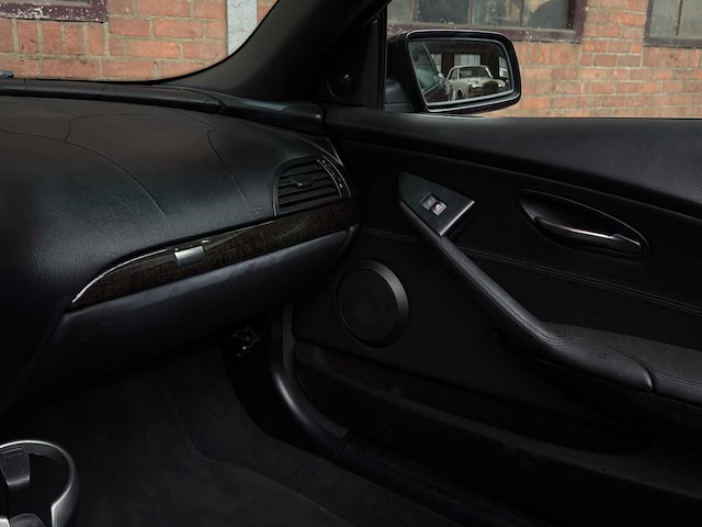 Bmw 650i cabrio 4.8 v8 6-serie 367pk 2006 - afbeelding 34 van  52
