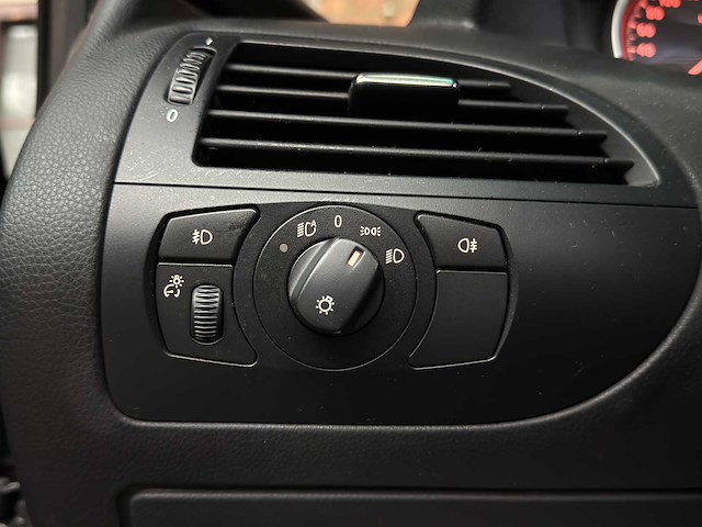 Bmw 650i cabrio 4.8 v8 6-serie 367pk 2006 - afbeelding 35 van  52