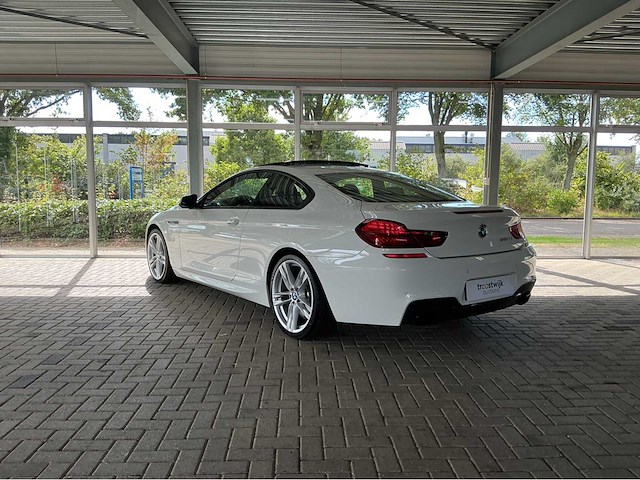 Bmw 650i coupé f13 | 4.4 v8 biturbo | 2013 | 450 pk | m sportpakket | head-up display | 20 inch 373m | 77.000 km | btw auto - afbeelding 3 van  29