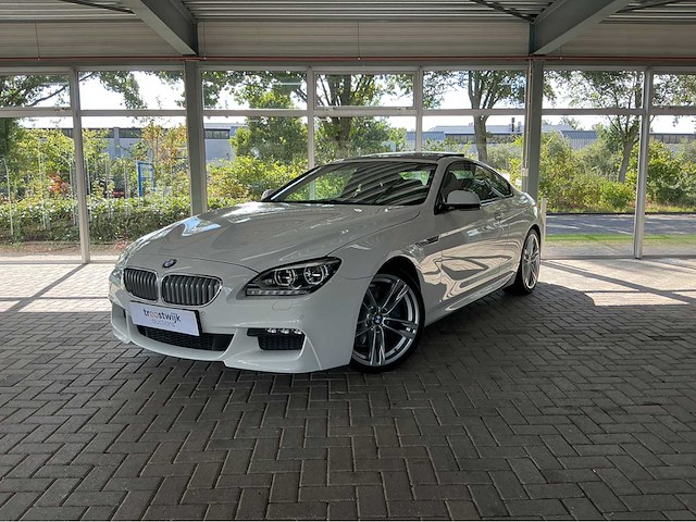 Bmw 650i coupé f13 | 4.4 v8 biturbo | 2013 | 450 pk | m sportpakket | head-up display | 20 inch 373m | 77.000 km | btw auto - afbeelding 1 van  29