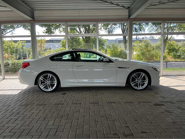 Bmw 650i coupé f13 | 4.4 v8 biturbo | 2013 | 450 pk | m sportpakket | head-up display | 20 inch 373m | 77.000 km | btw auto - afbeelding 24 van  29