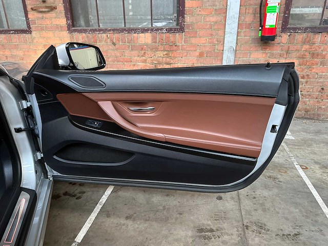 Bmw 650i high executive cabrio 6-serie 402pk 2012, 89-tlb-9 - afbeelding 31 van  47