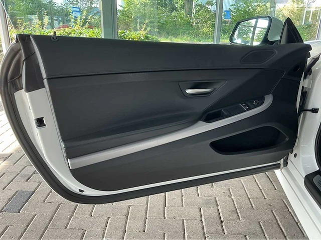 Bmw 650i m-sport | 4.4 v8 biturbo | 450 pk | 2014 | hud | adaptive led | comfort access | soft close | 19 inch m wielen | btw auto - afbeelding 8 van  34
