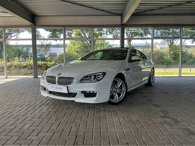 Bmw 650i m-sport | 4.4 v8 biturbo | 450 pk | 2014 | hud | adaptive led | comfort access | soft close | 19 inch m wielen | btw auto - afbeelding 1 van  34
