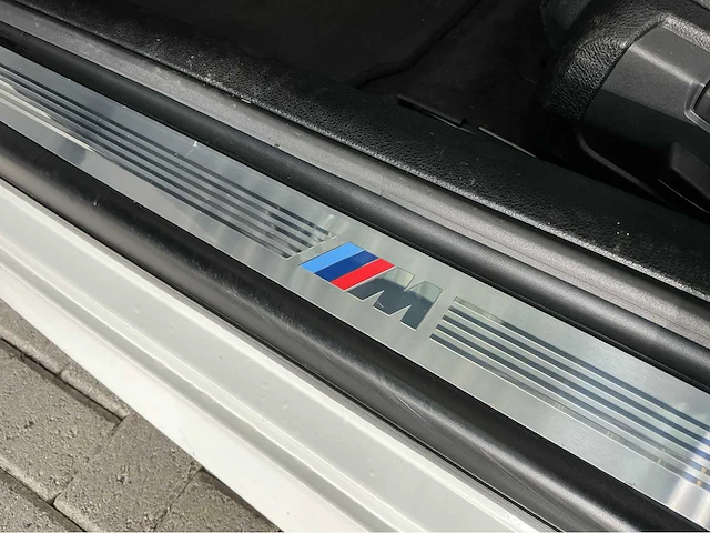 Bmw 650i m-sport | 4.4 v8 biturbo | 450 pk | 2014 | hud | adaptive led | comfort access | soft close | 19 inch m wielen | btw auto - afbeelding 13 van  34
