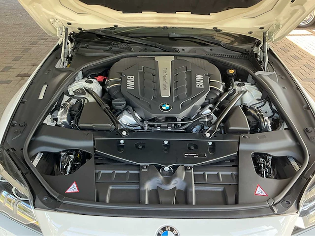 Bmw 650i m-sport | 4.4 v8 biturbo | 450 pk | 2014 | hud | adaptive led | comfort access | soft close | 19 inch m wielen | btw auto - afbeelding 25 van  34
