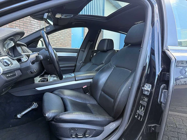 Bmw 7-serie 750i high executive | 64-pff-5 i - afbeelding 31 van  36