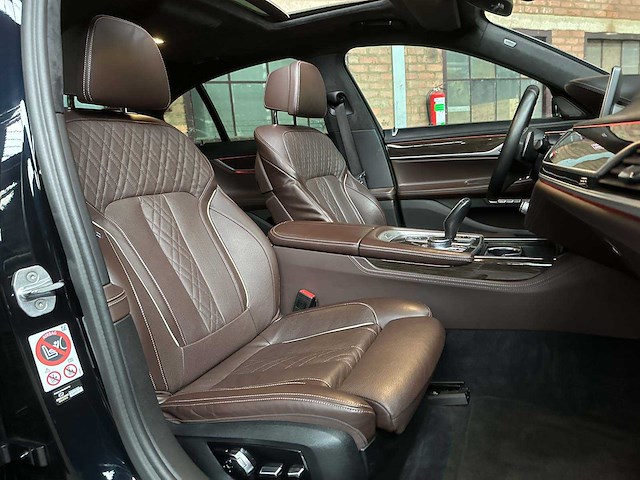 Bmw 750d xdrive 400pk 2021 7-serie g11 - afbeelding 25 van  29