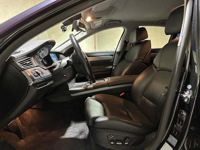 Bmw 750i 4.4 v8 409pk 2009 f01 7-serie, gsv-72-v youngtimer - afbeelding 27 van  45