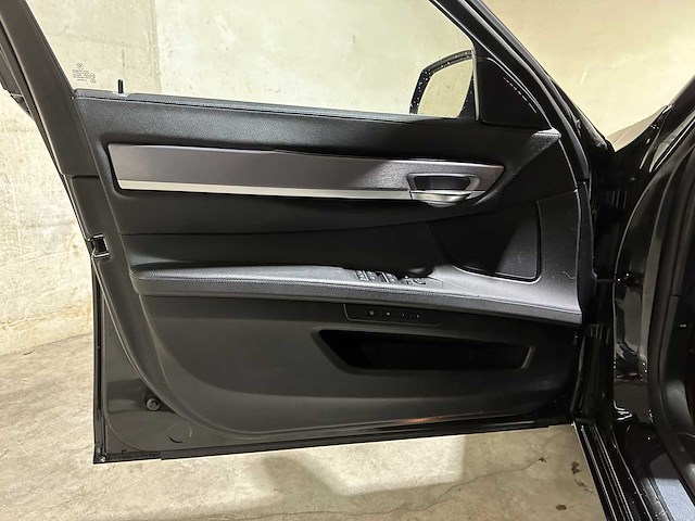 Bmw 750i 4.4 v8 409pk 2009 f01 7-serie, gsv-72-v youngtimer - afbeelding 27 van  45