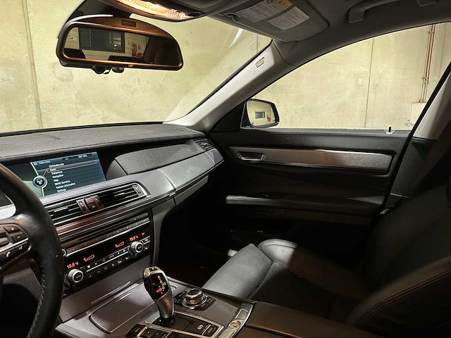 Bmw 750i 4.4 v8 409pk 2009 f01 7-serie, gsv-72-v youngtimer - afbeelding 11 van  45