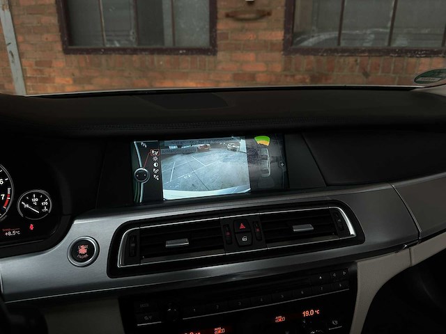 Bmw 750i activehybrid 4.4 v8 407pk 2010 7-serie, 02-pgj-7 youngtimer - afbeelding 17 van  33