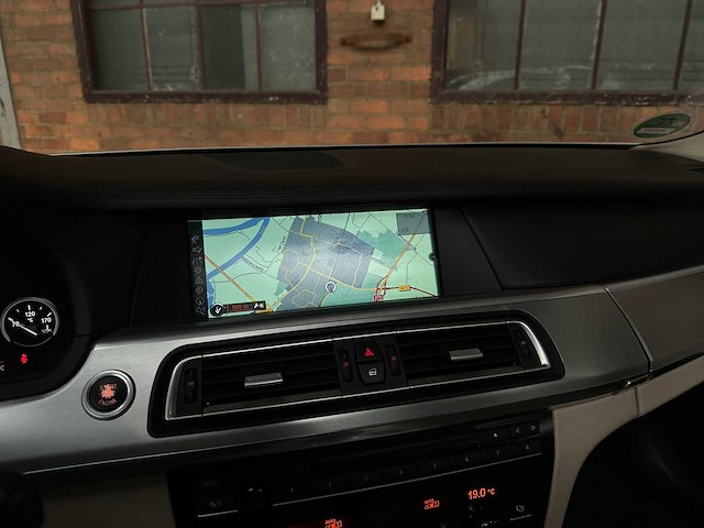 Bmw 750i activehybrid 4.4 v8 407pk 2010 7-serie, 02-pgj-7 youngtimer - afbeelding 23 van  53
