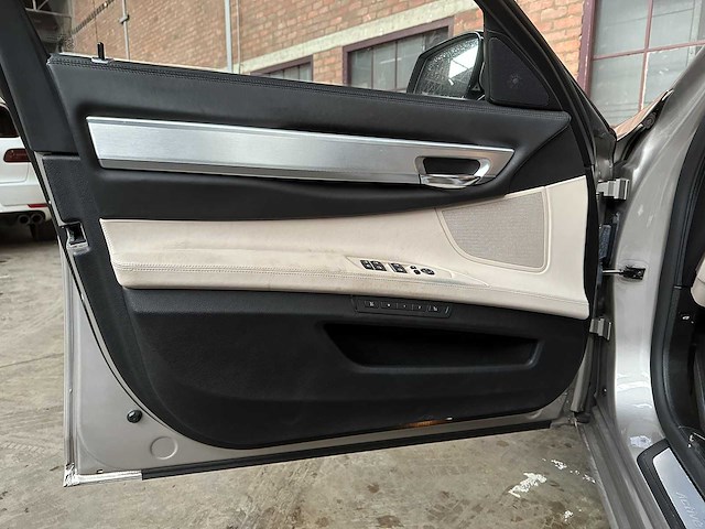Bmw 750i activehybrid 4.4 v8 407pk 2010 7-serie, 02-pgj-7 youngtimer - afbeelding 27 van  53