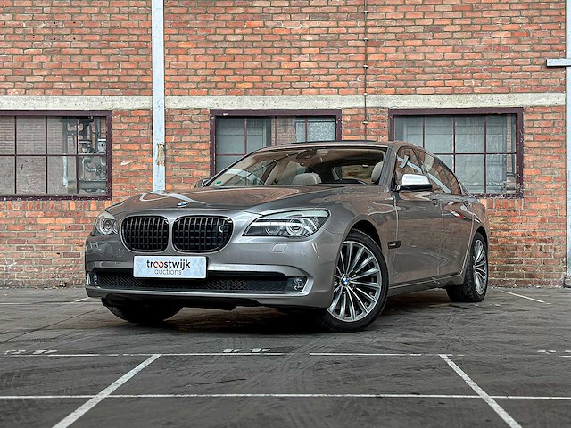 Bmw 750i activehybrid 4.4 v8 407pk 2010 7-serie, 02-pgj-7 youngtimer - afbeelding 1 van  55