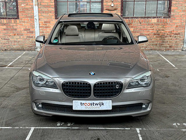 Bmw 750i activehybrid 4.4 v8 407pk 2010 7-serie, 02-pgj-7 youngtimer - afbeelding 34 van  55