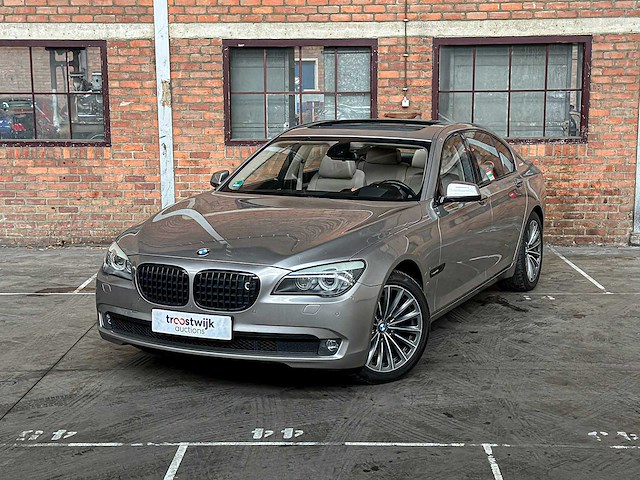 Bmw 750i activehybrid 4.4 v8 407pk 2010 7-serie, 02-pgj-7 youngtimer - afbeelding 23 van  55